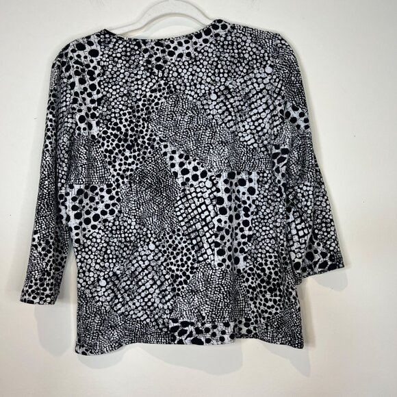 Ruby Rd. FAVORITES Shirt M Black White Abstract V Neck Pullover Top Size Medium - Picture 6 of 7